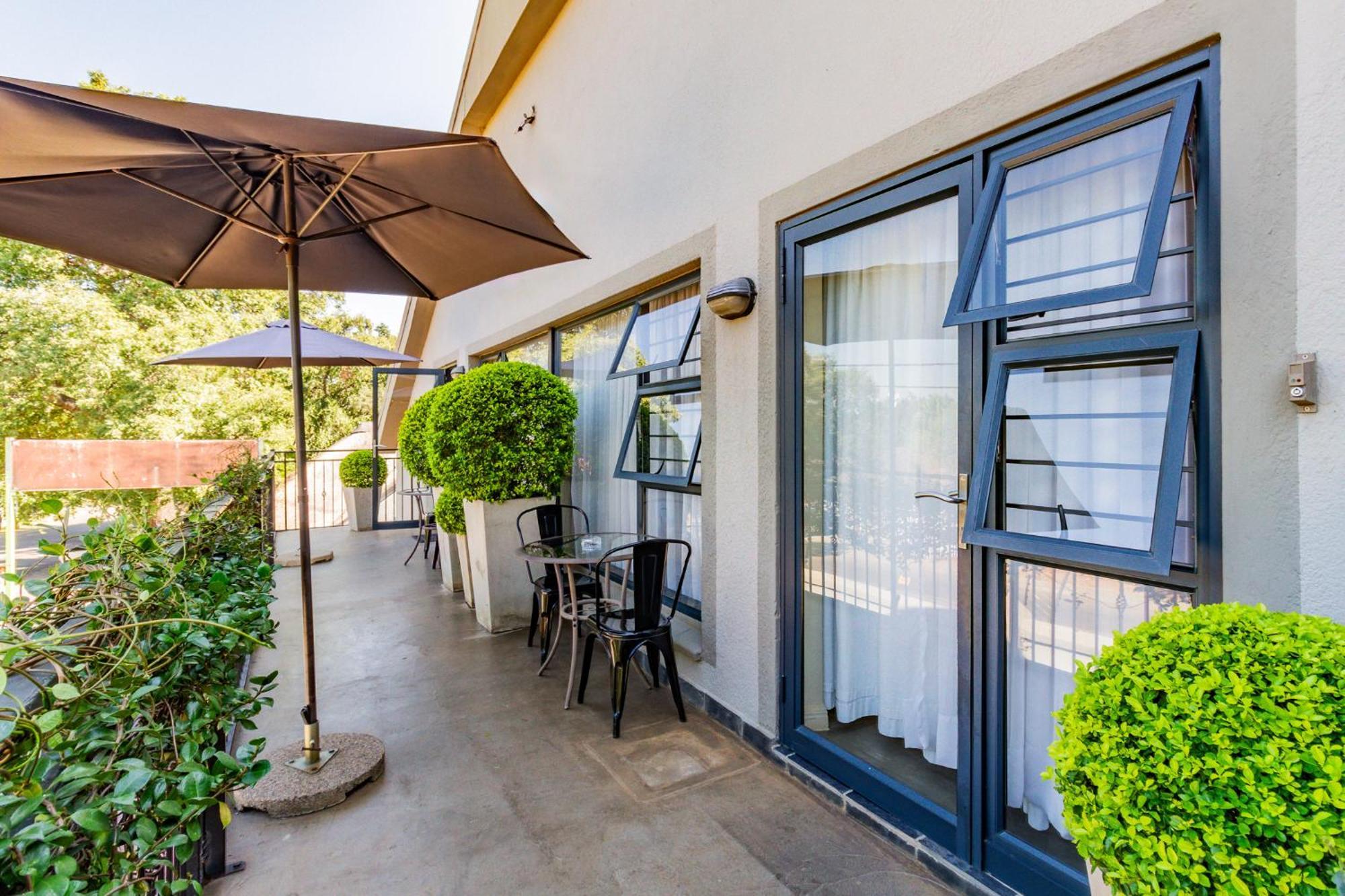 Pumleni Guesthouse Hartbeespoort Kültér fotó