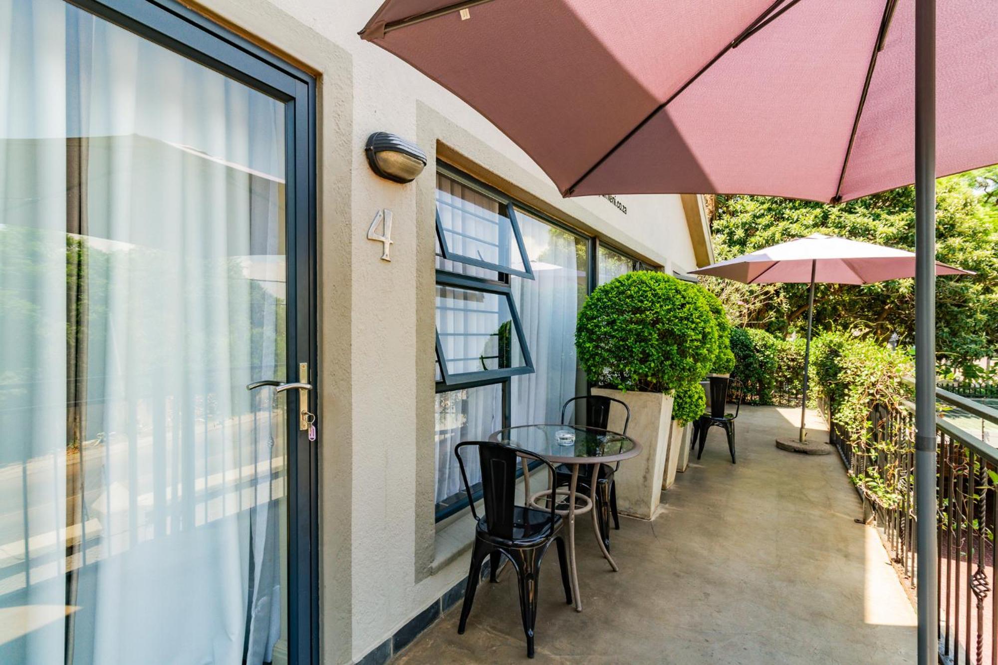 Pumleni Guesthouse Hartbeespoort Kültér fotó