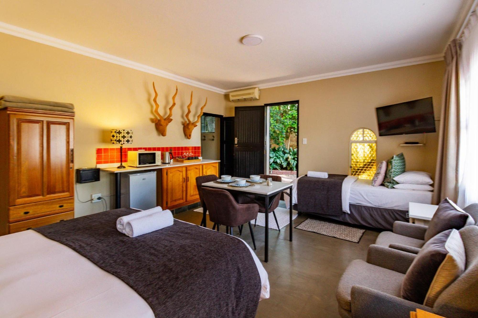 Pumleni Guesthouse Hartbeespoort Kültér fotó