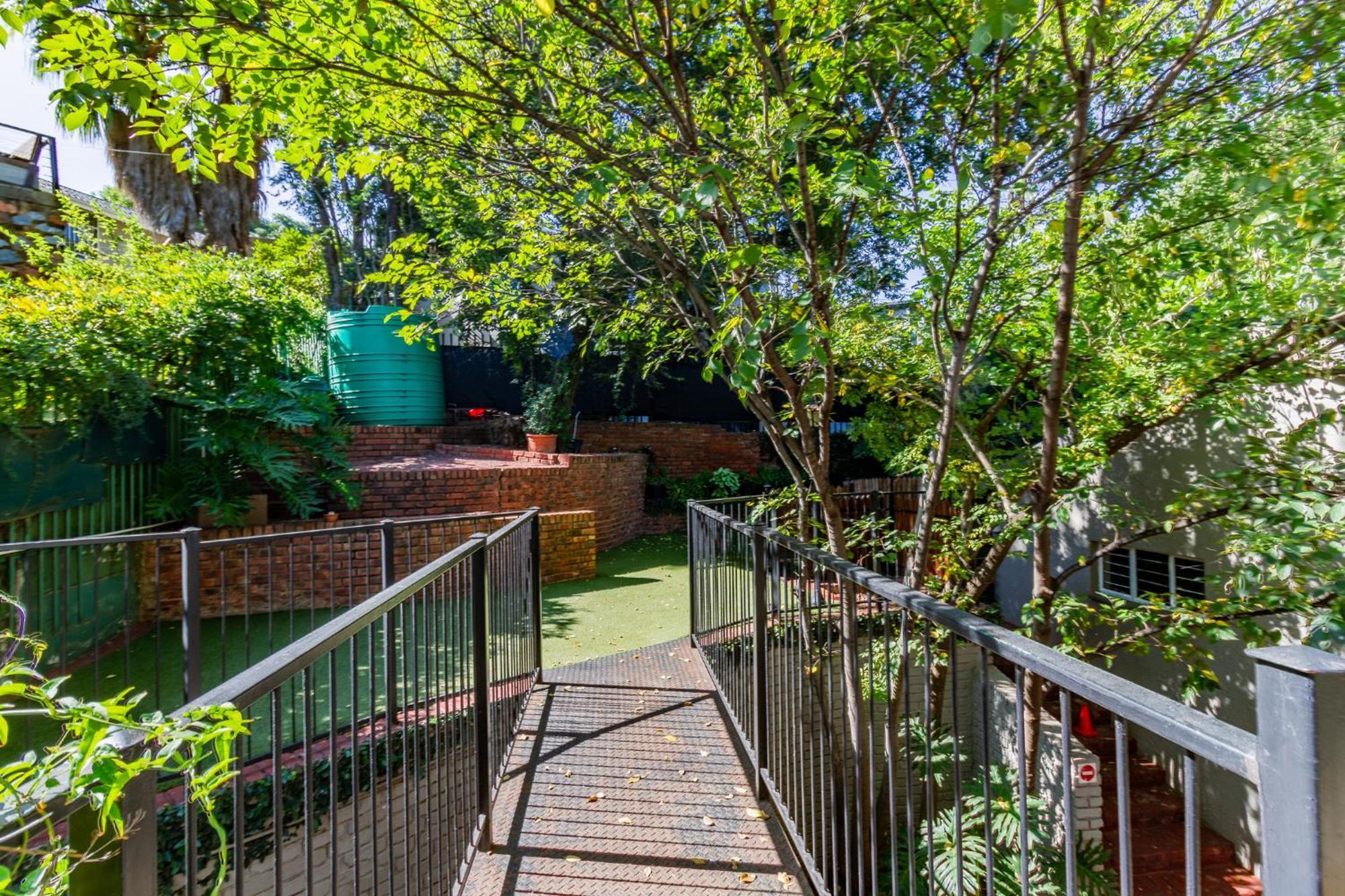 Pumleni Guesthouse Hartbeespoort Kültér fotó