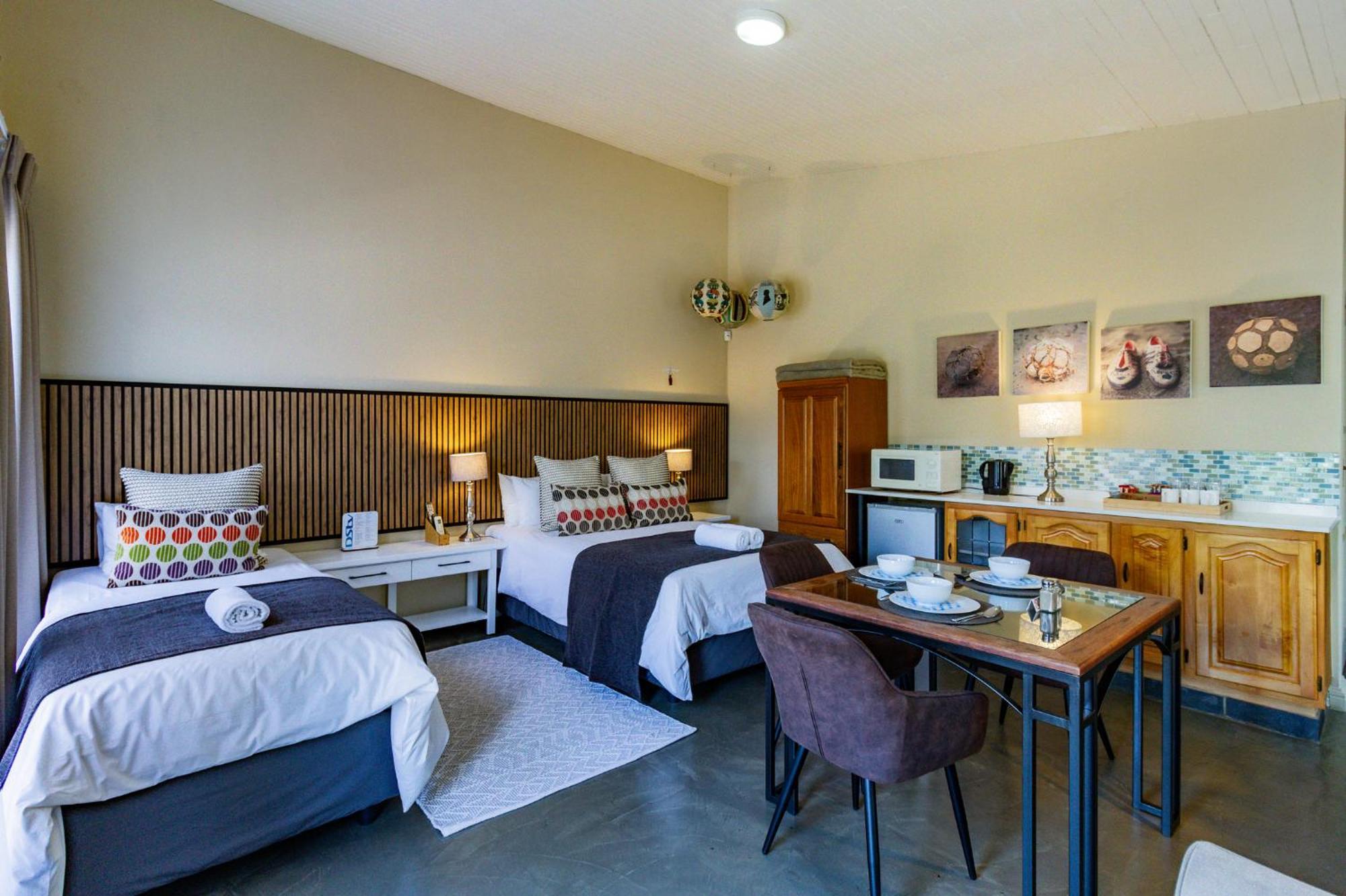 Pumleni Guesthouse Hartbeespoort Kültér fotó