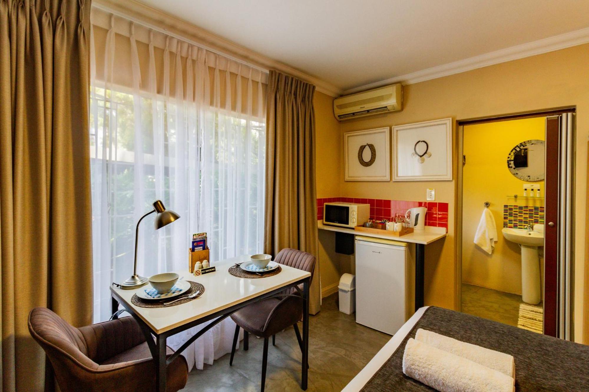Pumleni Guesthouse Hartbeespoort Kültér fotó