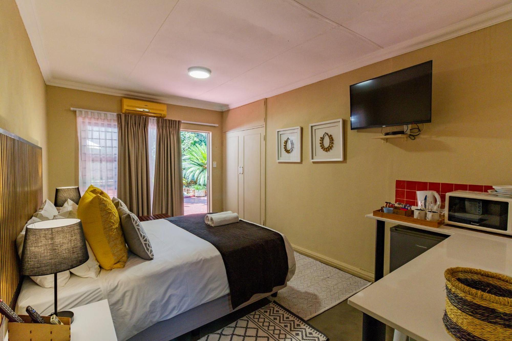 Pumleni Guesthouse Hartbeespoort Kültér fotó