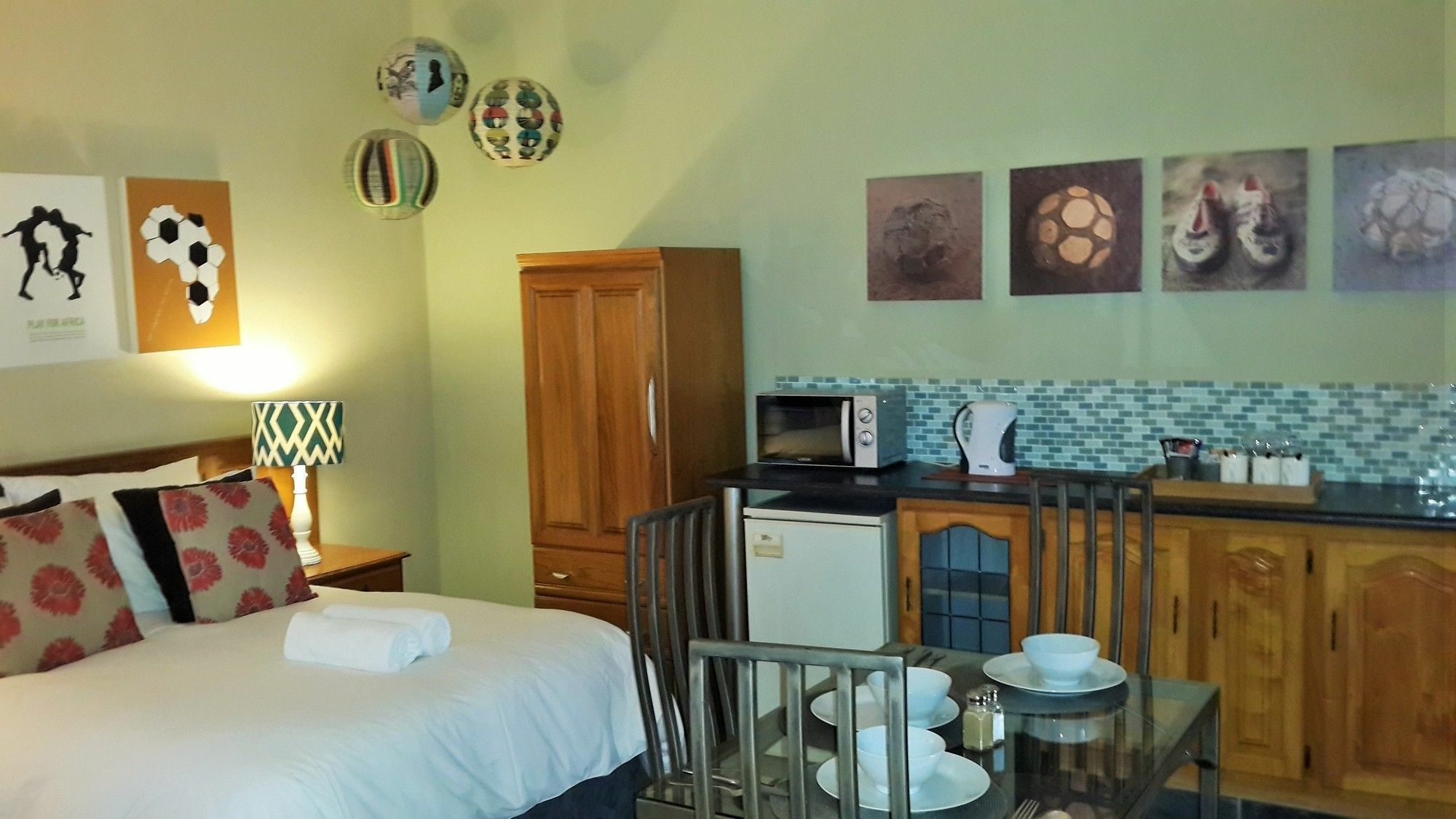 Pumleni Guesthouse Hartbeespoort Kültér fotó