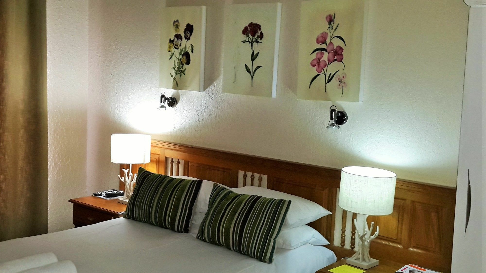 Pumleni Guesthouse Hartbeespoort Kültér fotó